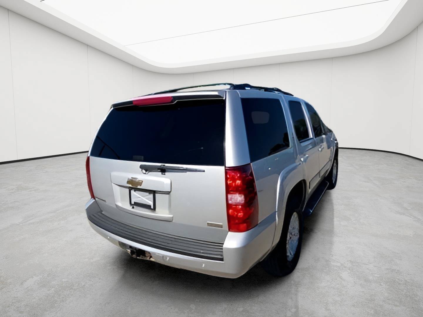 Used 2011 Chevrolet Tahoe LT w/ Luxury Package AWD/4WD image 8