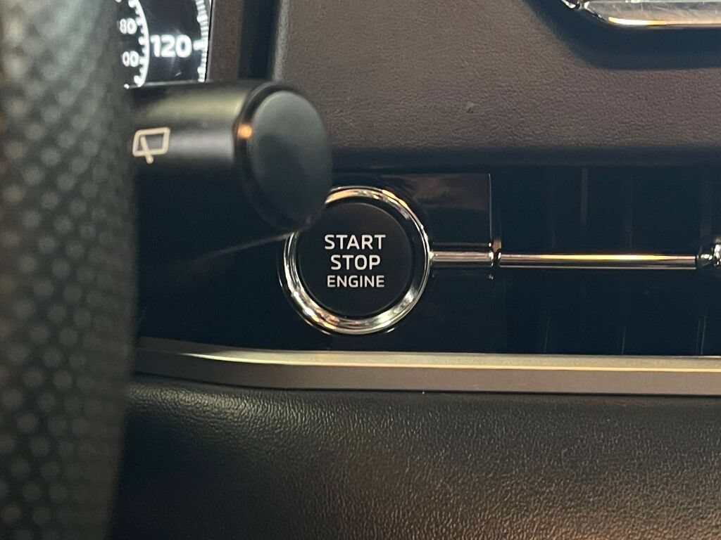 Used 2024 Mitsubishi Outlander SE FWD image 17