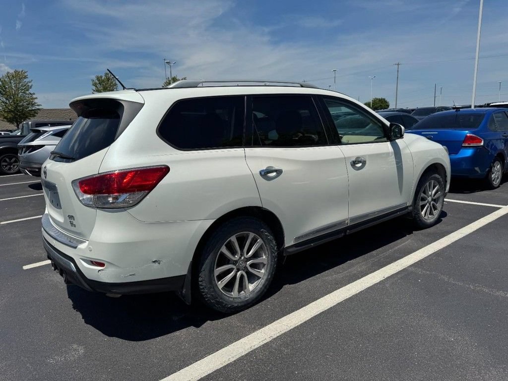 Used 2016 Nissan Pathfinder SL w/ SL Premium Package AWD/4WD image 3