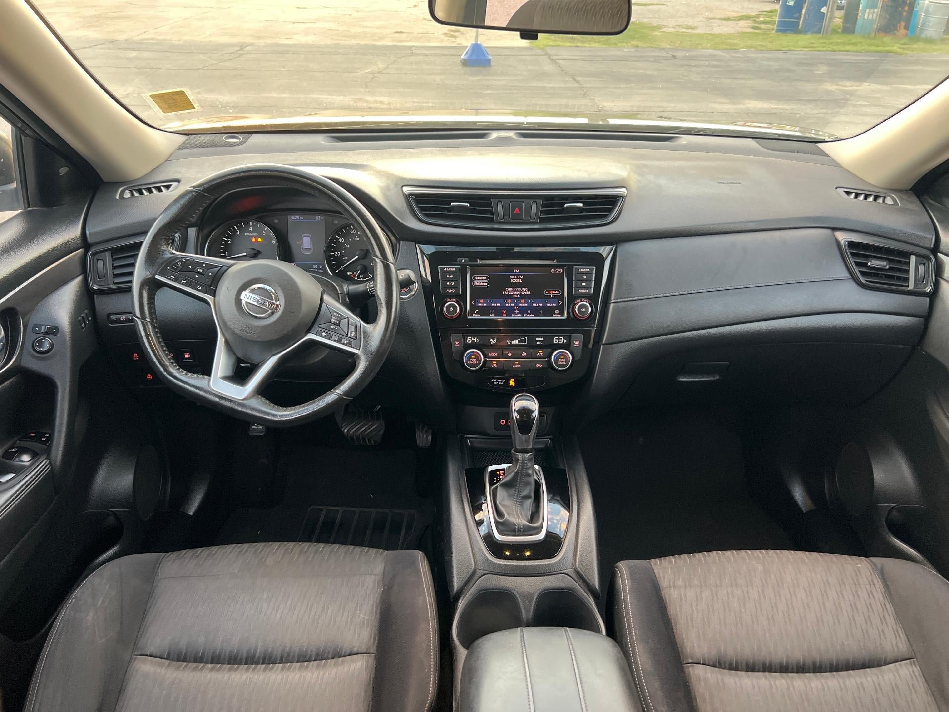 Used 2018 Nissan Rogue SV w/ Premium Package AWD/4WD image 12