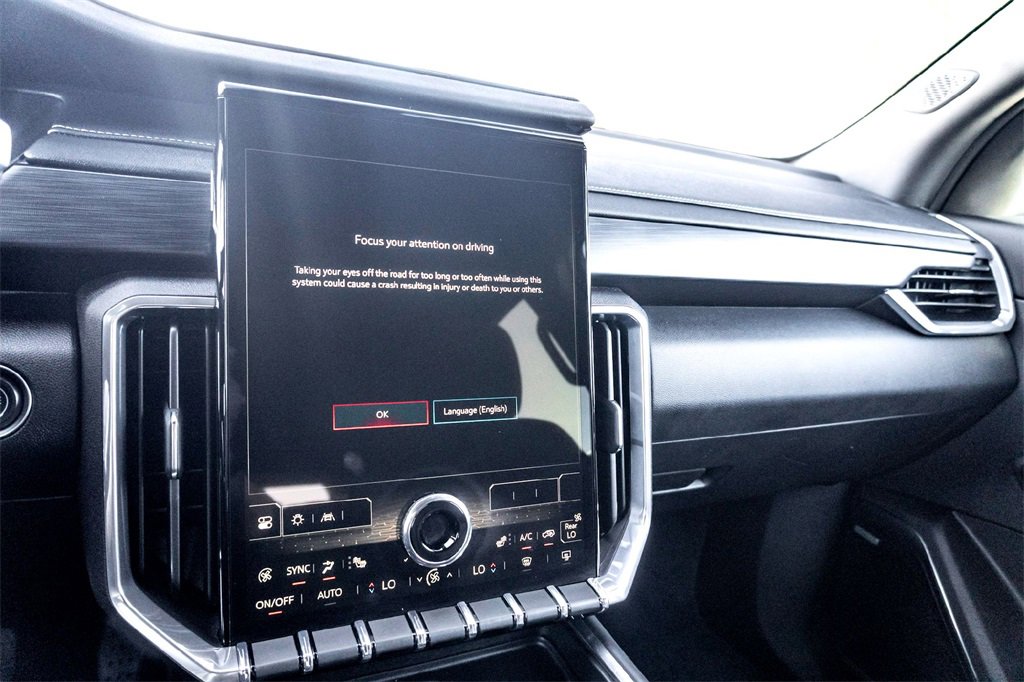 Used 2025 GMC Acadia Elevation image 23