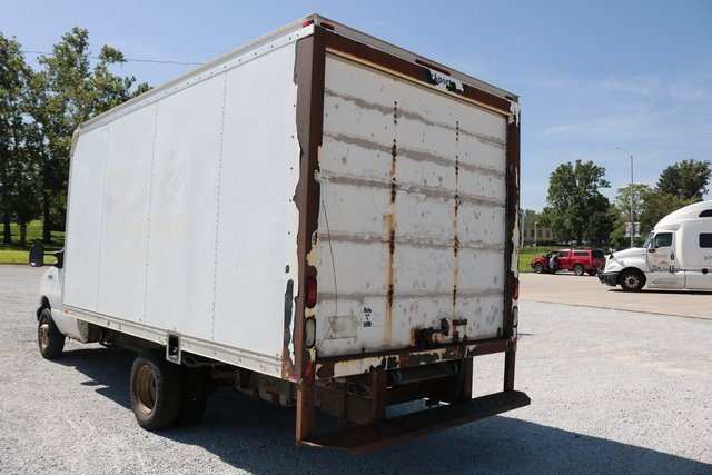 Used 2004 Ford E-350 and Econoline 350 Super Duty image 4