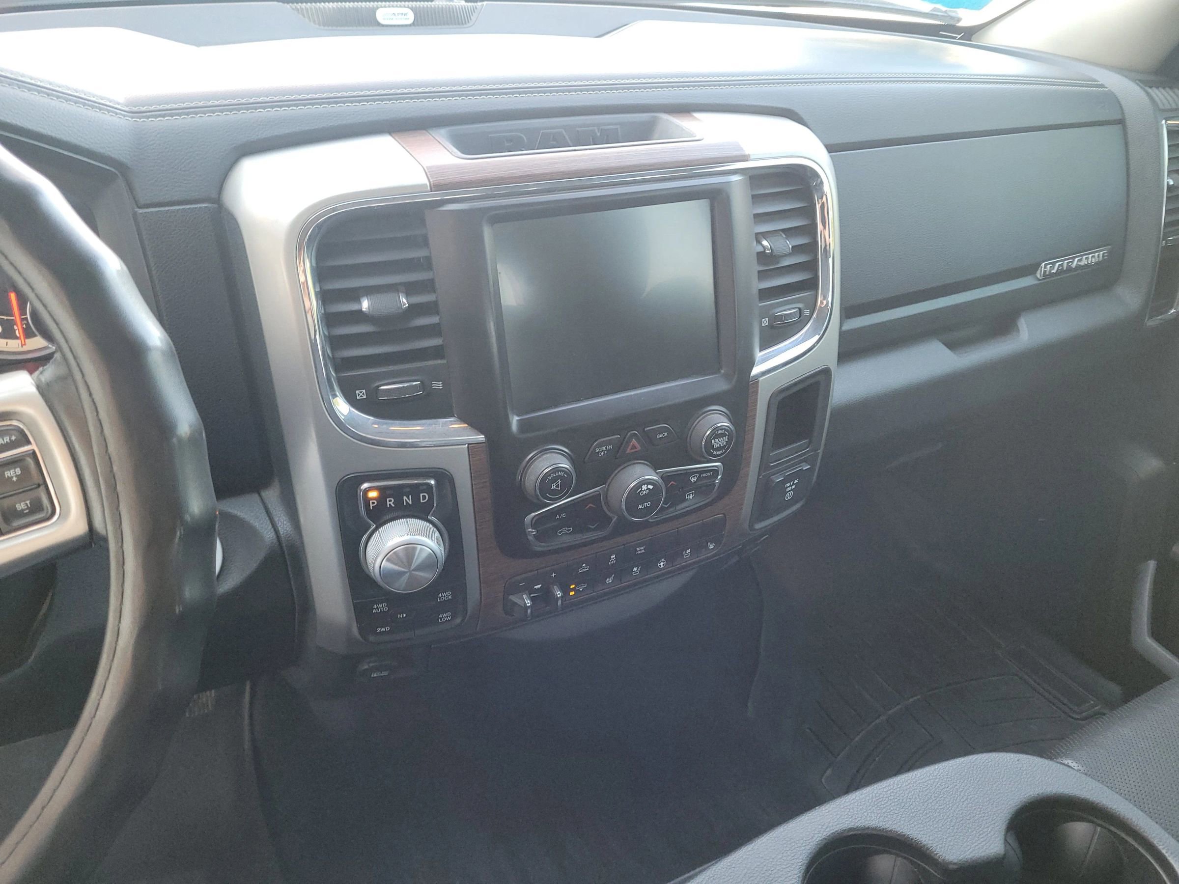 Used 2016 RAM 1500 Laramie w/ Convenience Group image 8