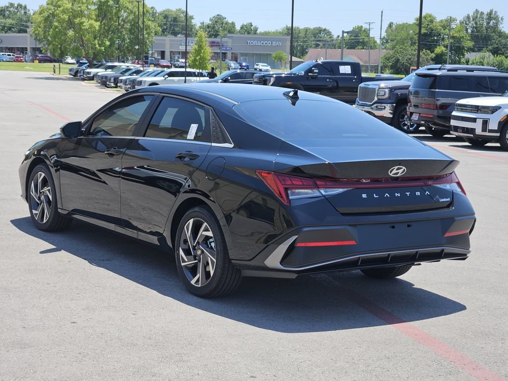 New 2026 Hyundai Elantra Limited FWD image 5
