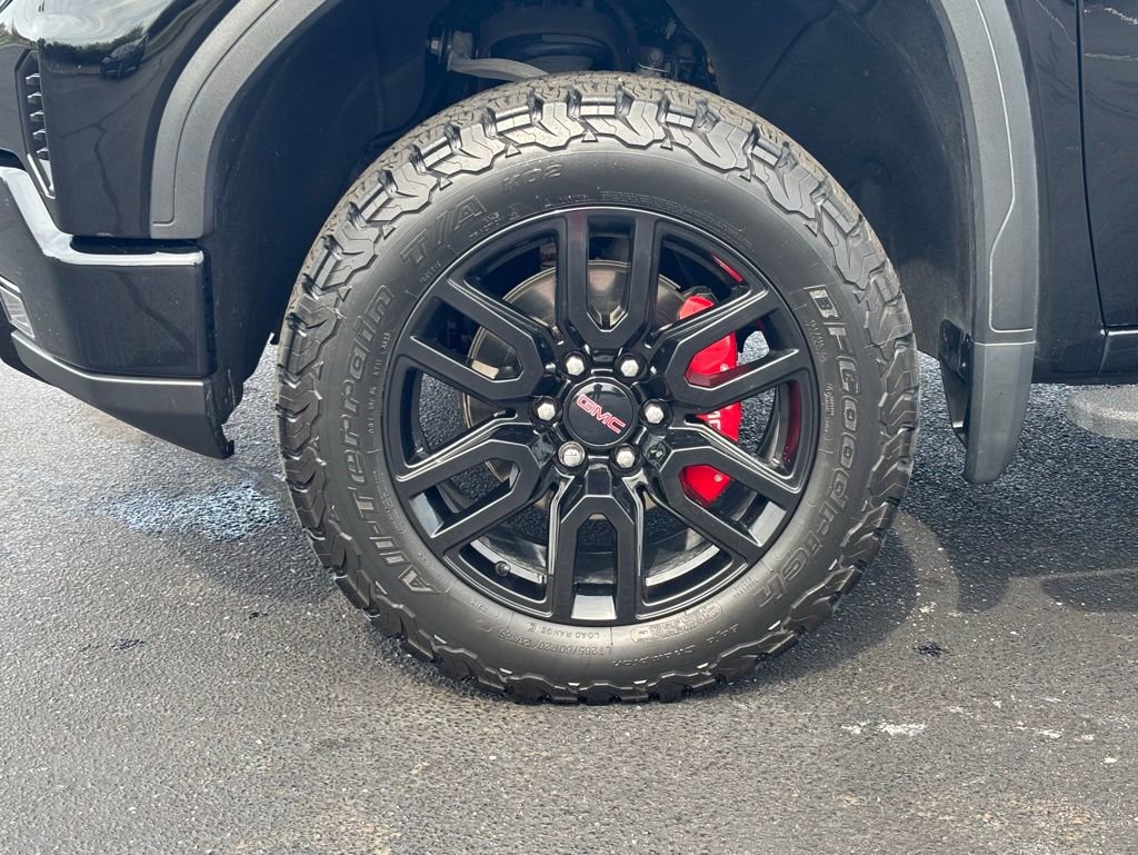 Used 2023 GMC Sierra 1500 AT4 w/ Technology Package image 11