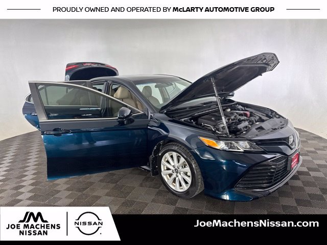 Used 2018 Toyota Camry LE FWD image 15