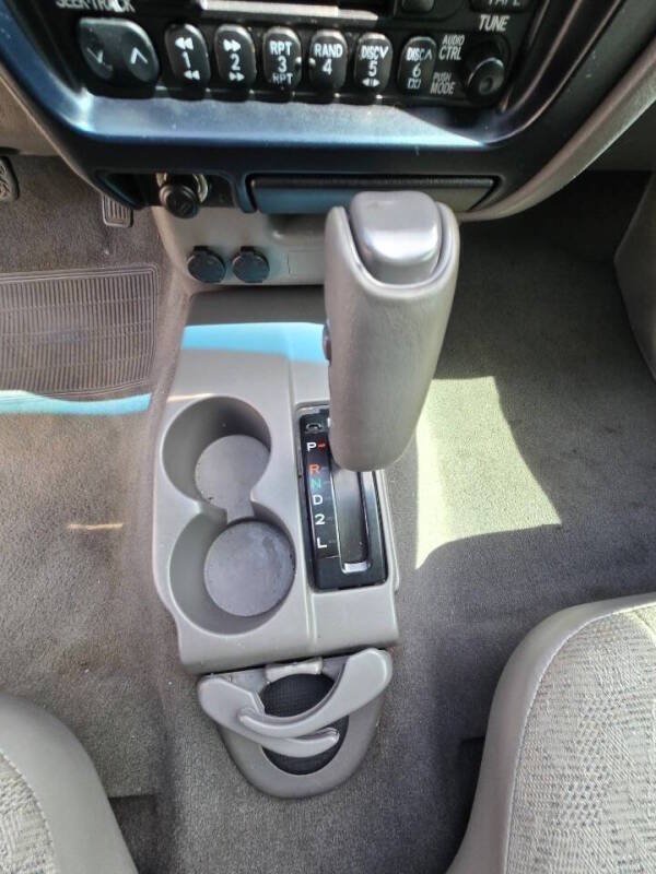 Used 2002 Toyota Tacoma 2WD Regular Cab w/ Enhancement Pkg image 22