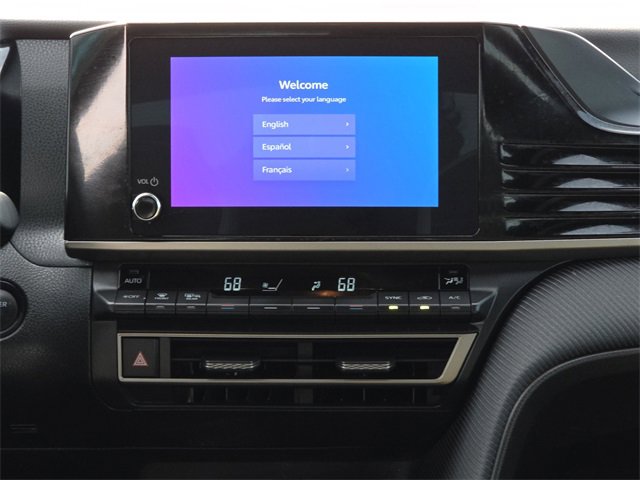 Used 2025 Toyota Camry SE image 12