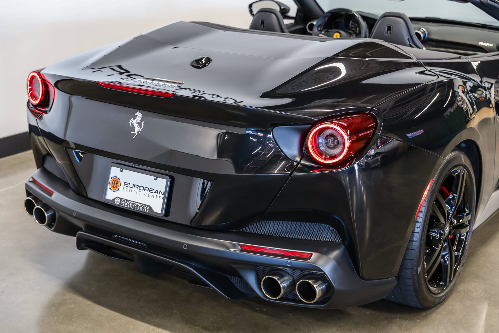 Used 2020 Ferrari Portofino RWD image 14