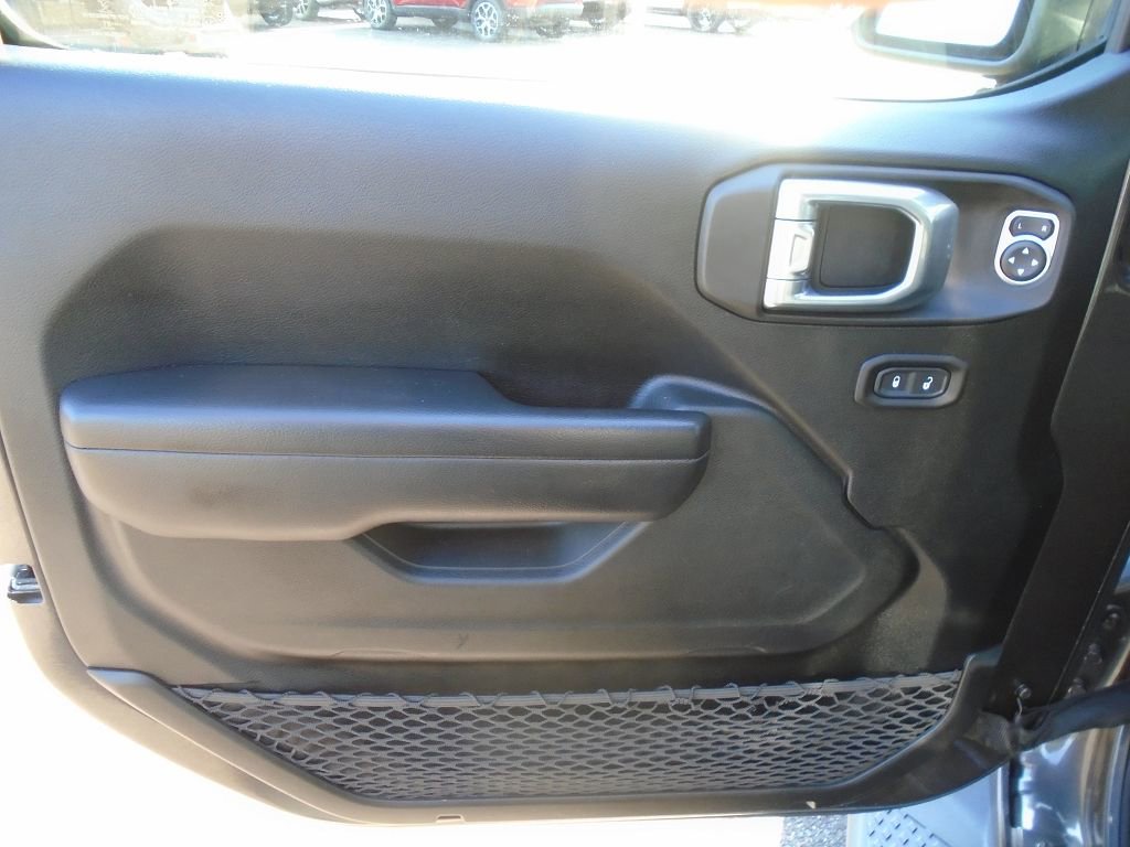 Certified 2021 Jeep Gladiator Willys image 6