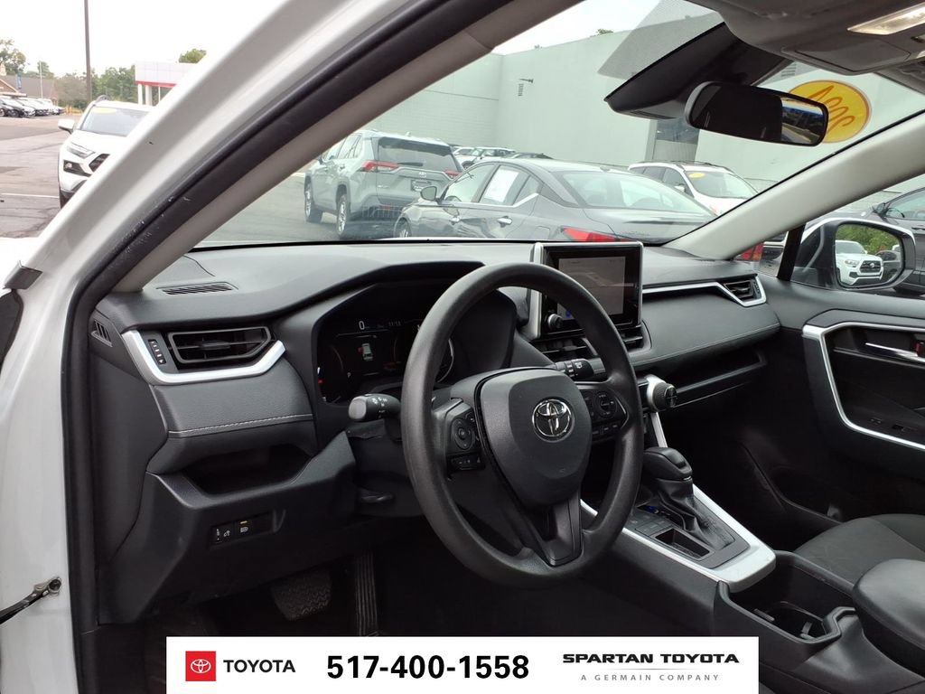 Used 2024 Toyota RAV4 XLE FWD image 15