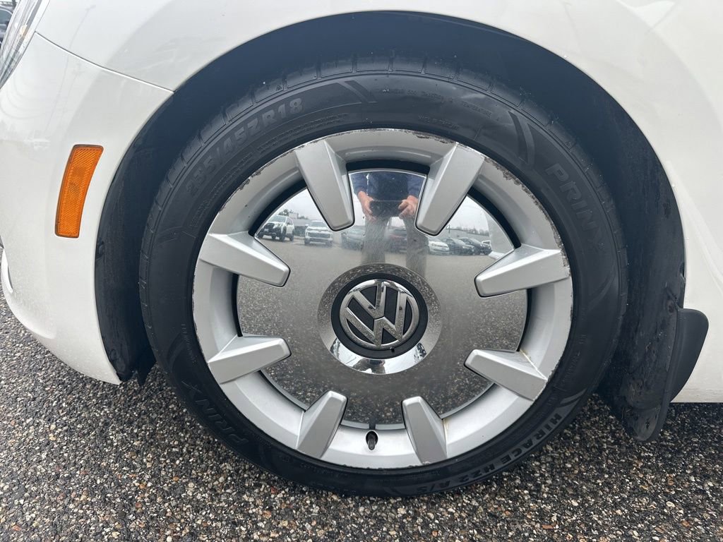 Used 2013 Volkswagen Beetle 2.5 FWD image 32