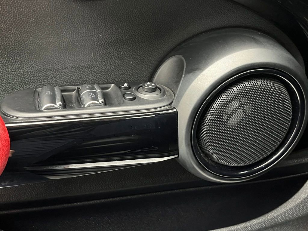 Used 2018 MINI Cooper S image 25