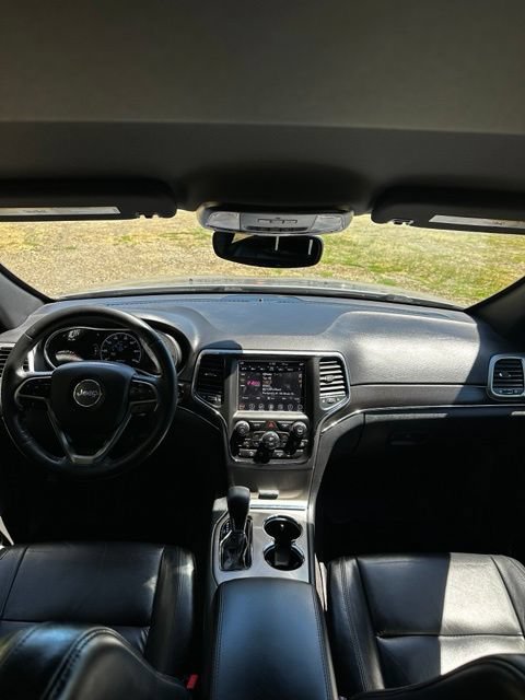 Used 2018 Jeep Grand Cherokee Limited AWD/4WD image 24