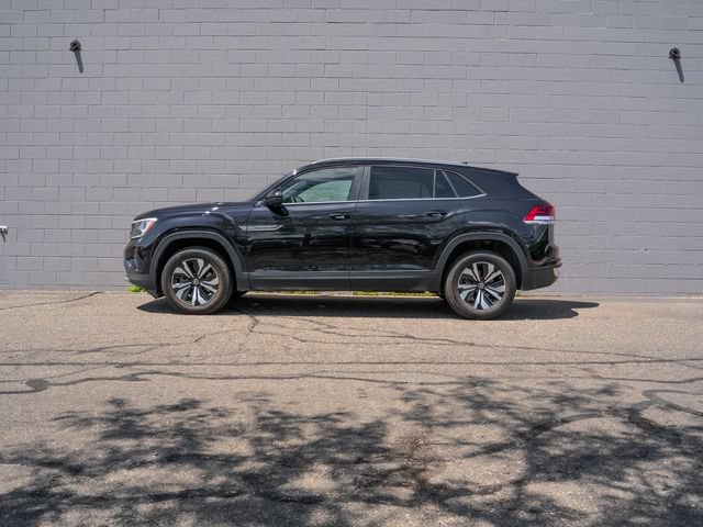 Used 2024 Volkswagen Atlas Cross Sport SE AWD/4WD image 2