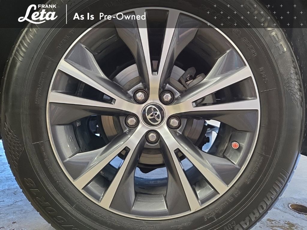 Used 2017 Toyota Highlander Plus AWD/4WD image 14