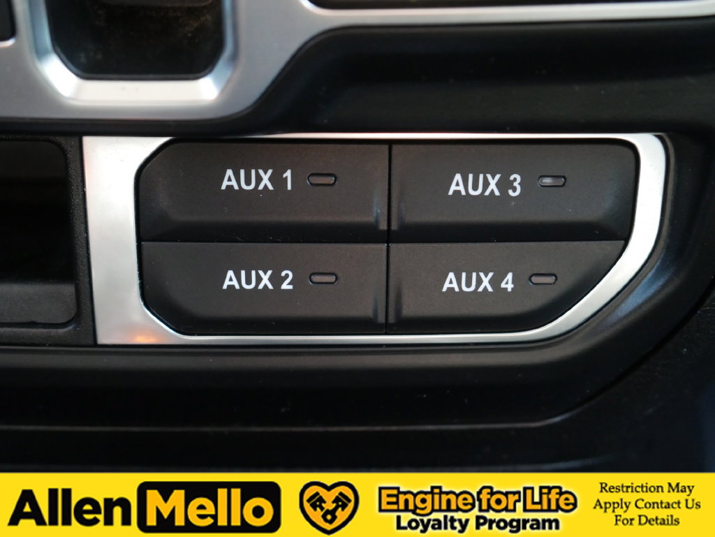 Used 2020 Jeep Gladiator Overland AWD/4WD image 23
