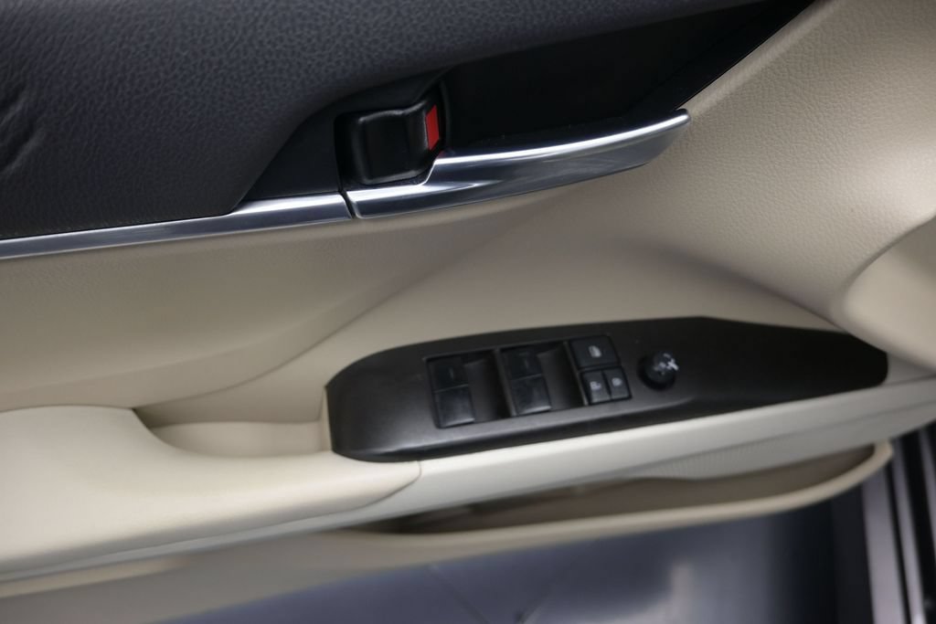 Used 2023 Toyota Camry LE FWD image 10