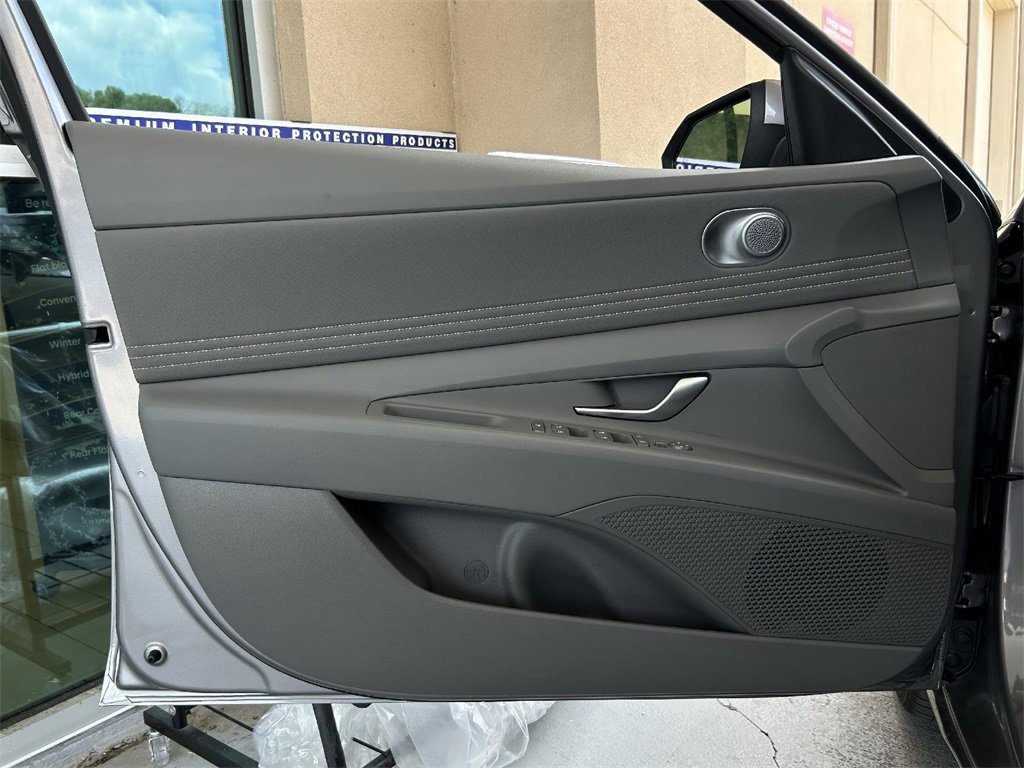 Used 2024 Hyundai Elantra SEL w/ Convenience Package image 22