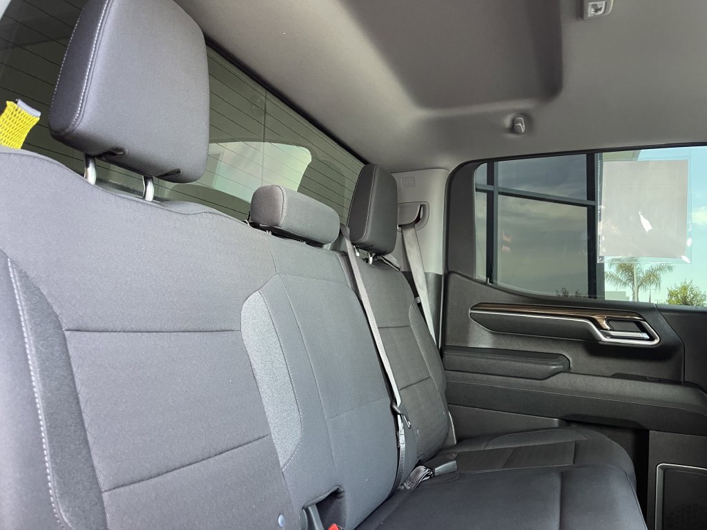 Used 2025 Chevrolet Silverado 1500 LT AWD/4WD image 16