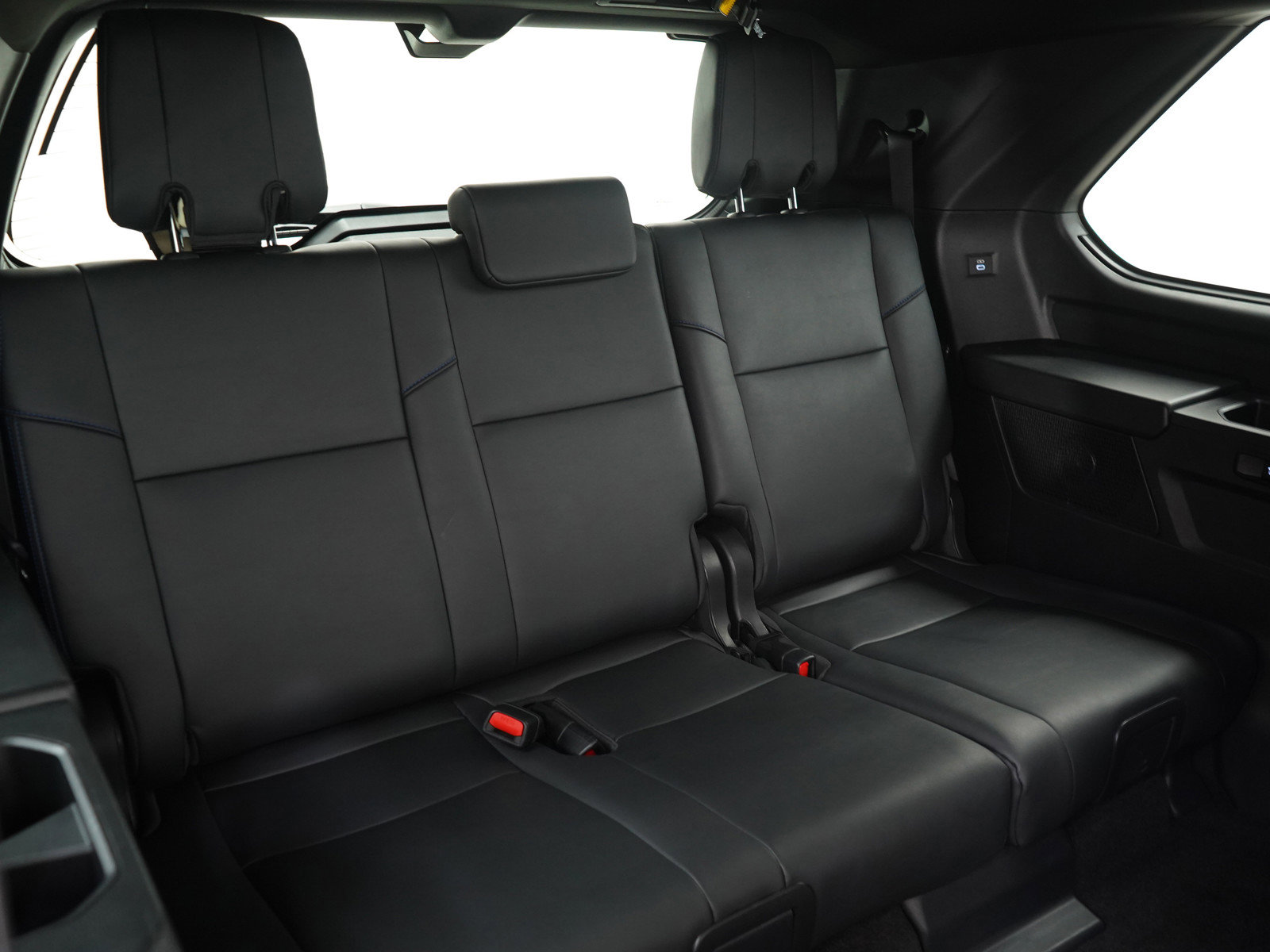 Used 2025 Toyota Sequoia Platinum AWD/4WD image 18