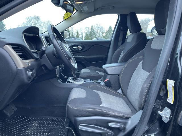 Used 2016 Jeep Cherokee Sport w/ Cold Weather Group image 17