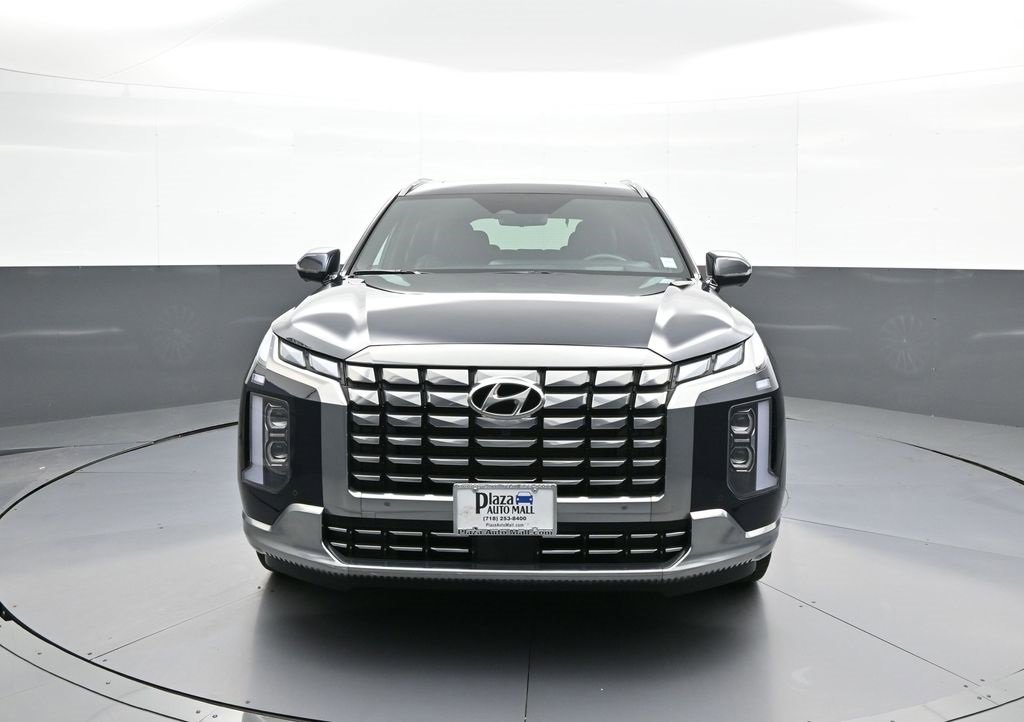 Used 2024 Hyundai Palisade Calligraphy image 2