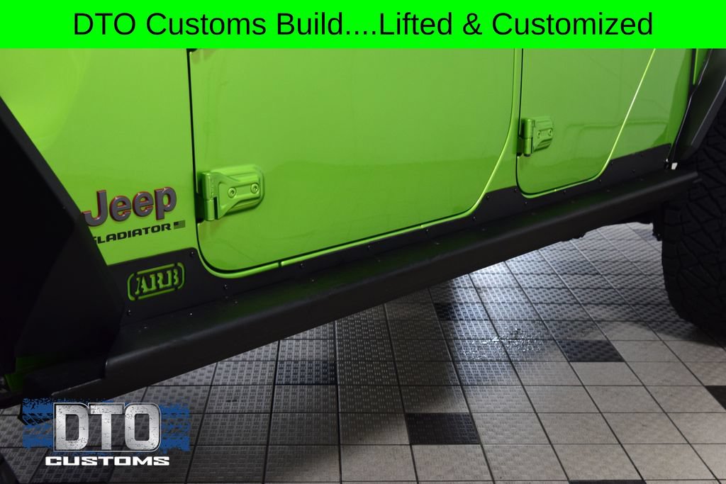 Used 2025 Jeep Gladiator Rubicon w/ Safety Group AWD/4WD image 31