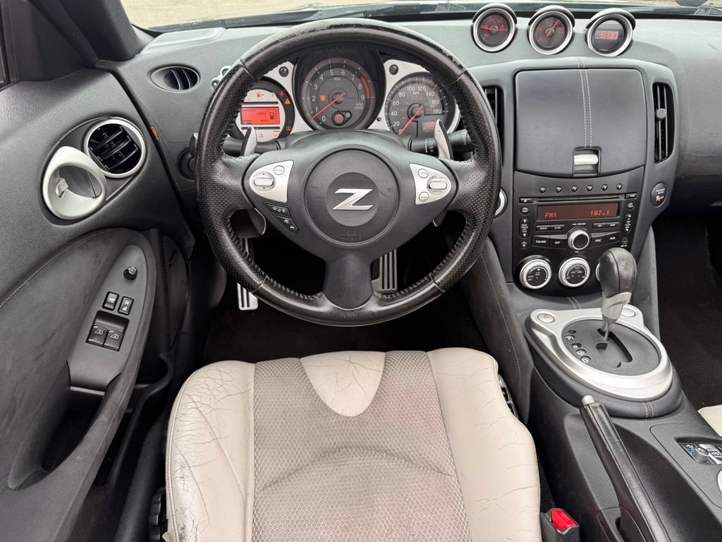 Used 2011 Nissan 370Z Touring RWD image 33