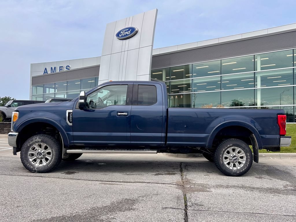 Used 2017 Ford F350 Lariat AWD/4WD image 3