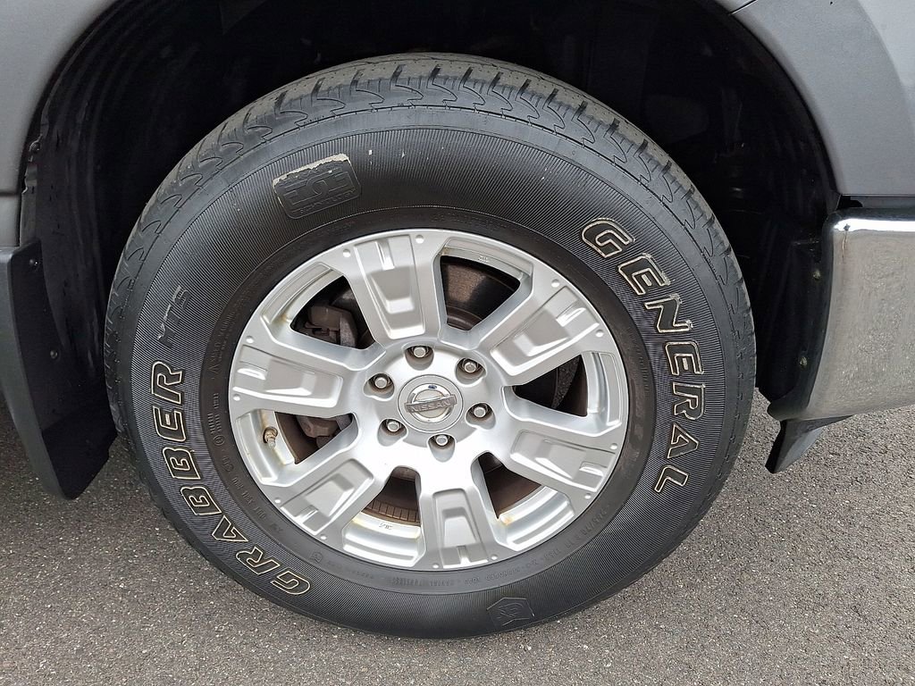 Used 2017 Nissan Titan SV image 8