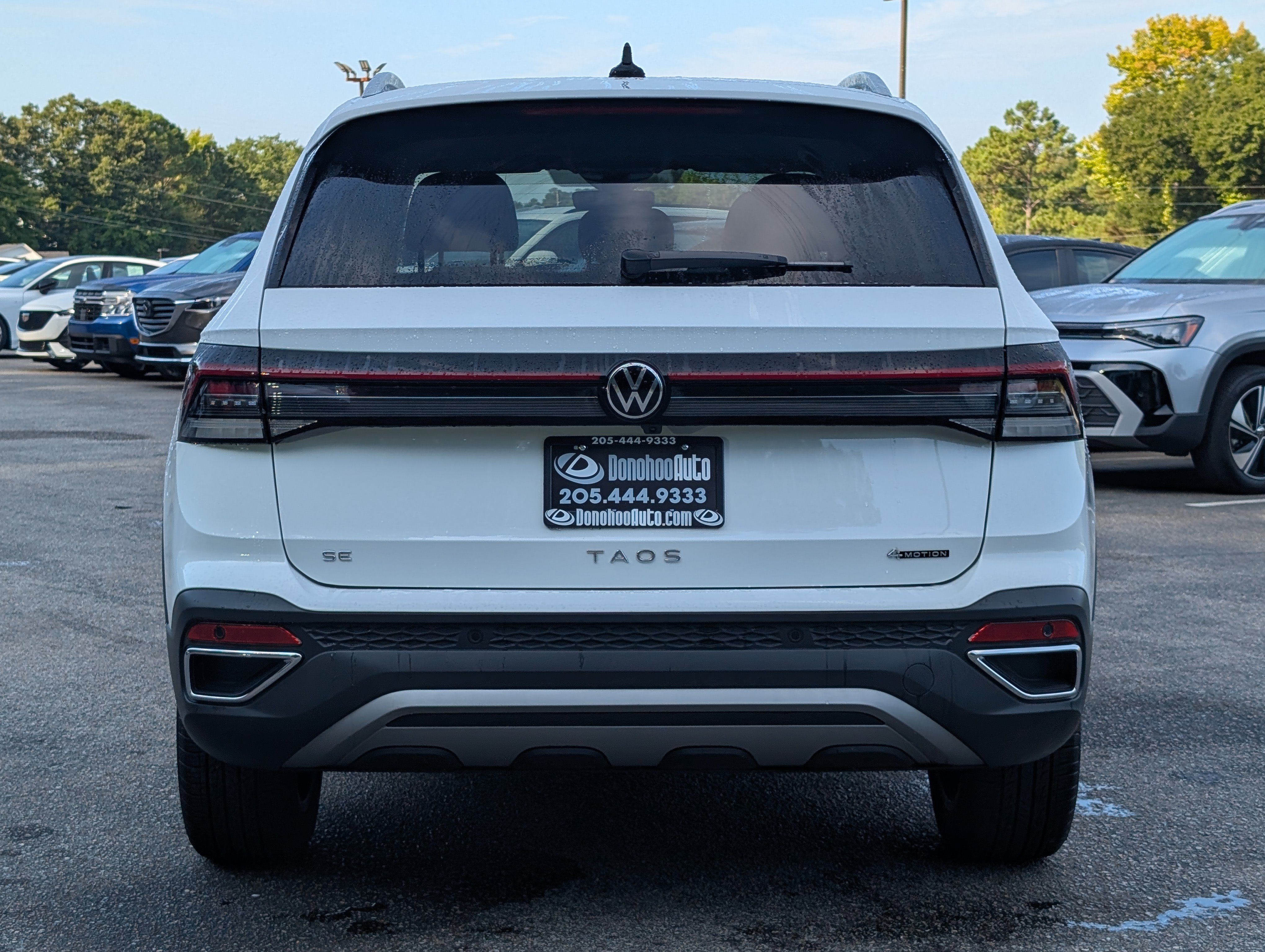 Used 2025 Volkswagen Taos SE AWD/4WD image 8