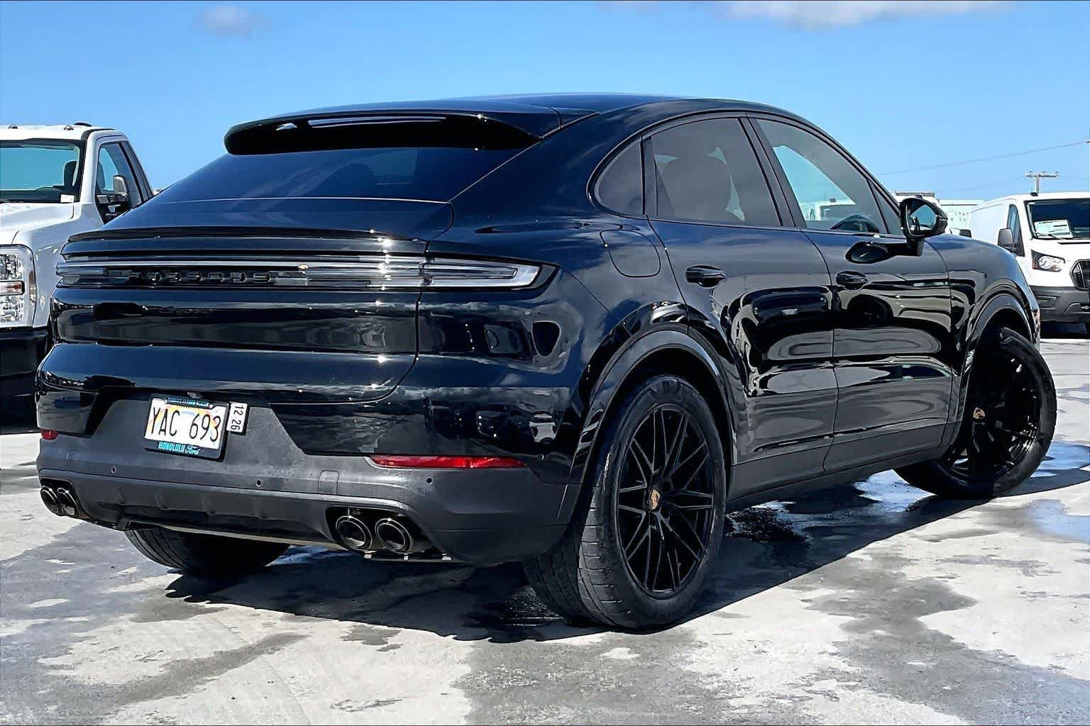 Used 2025 Porsche Cayenne Coupe AWD/4WD image 22