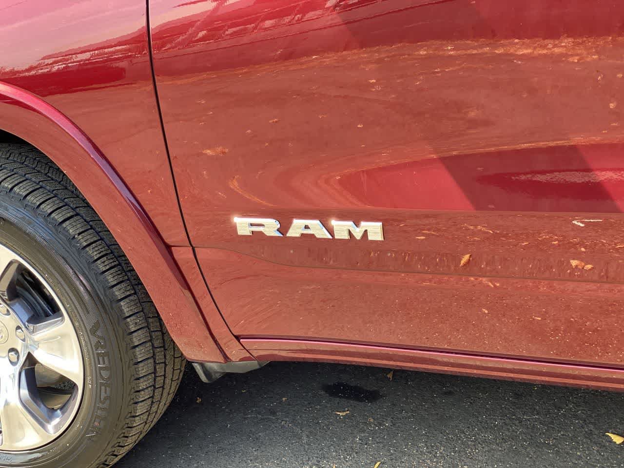 Used 2019 RAM 1500 Laramie w/ Sport Appearance Package AWD/4WD image 10