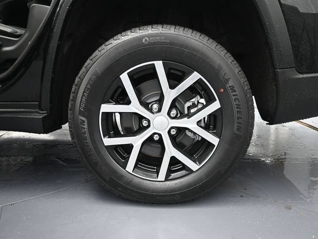 New 2024 Jeep Grand Cherokee L Limited RWD image 15