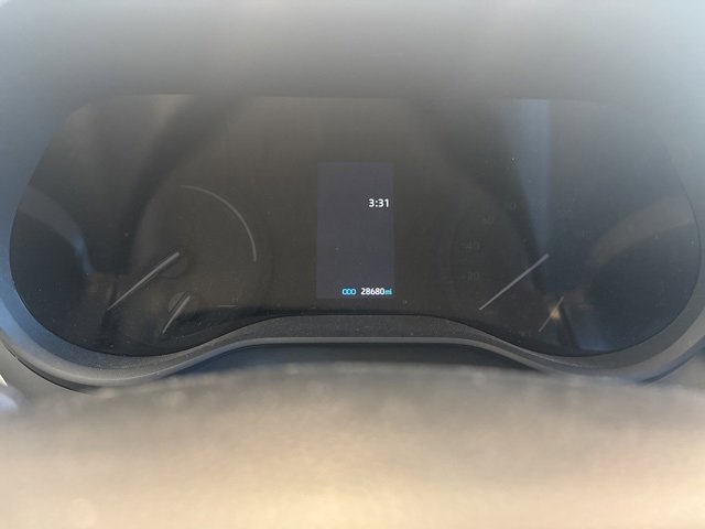 Used 2023 Toyota Sienna XLE image 5