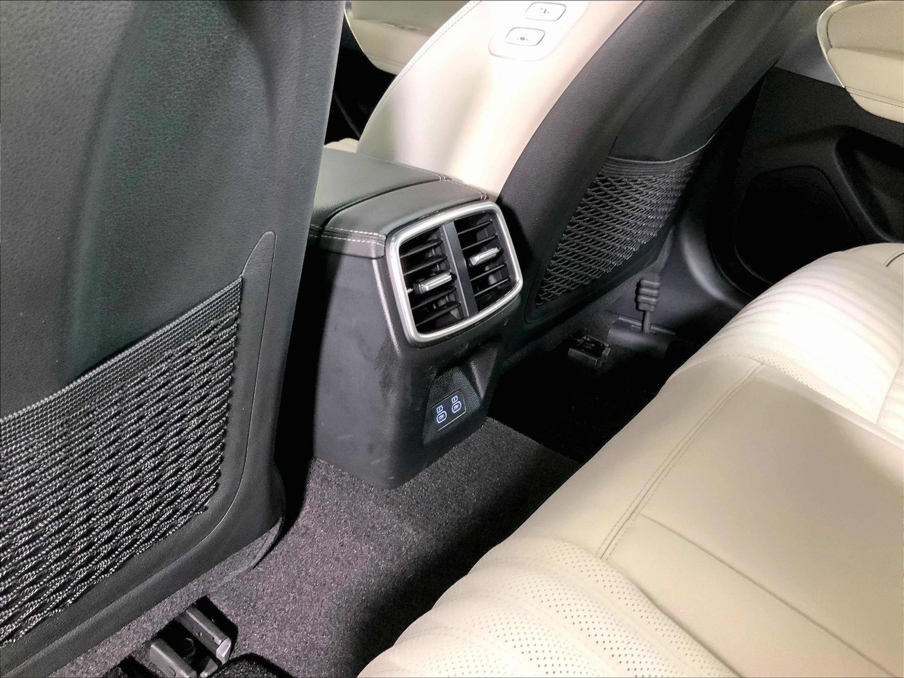 Used 2024 Genesis G70 3.3T Advanced RWD image 21