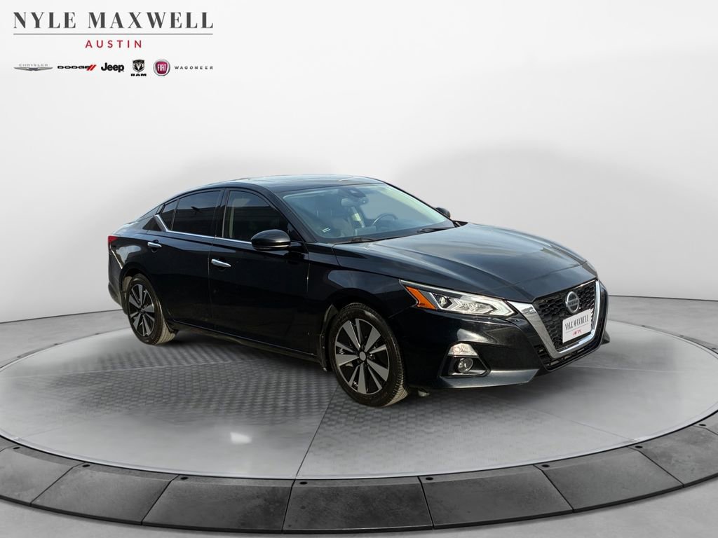 Used 2019 Nissan Altima 2.5 SV image 2
