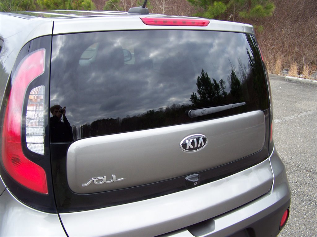 Used 2019 Kia Soul FWD image 22
