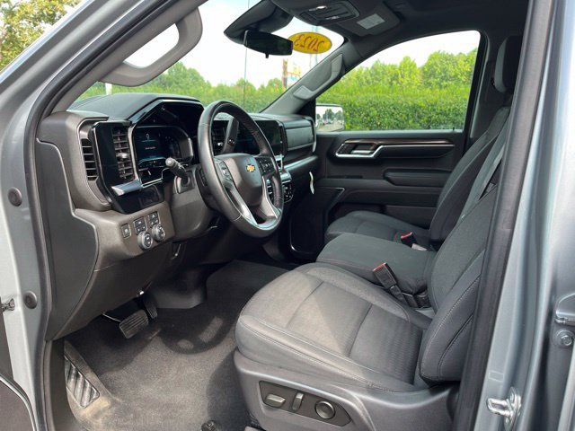 Used 2023 Chevrolet Silverado 1500 LT AWD/4WD image 16