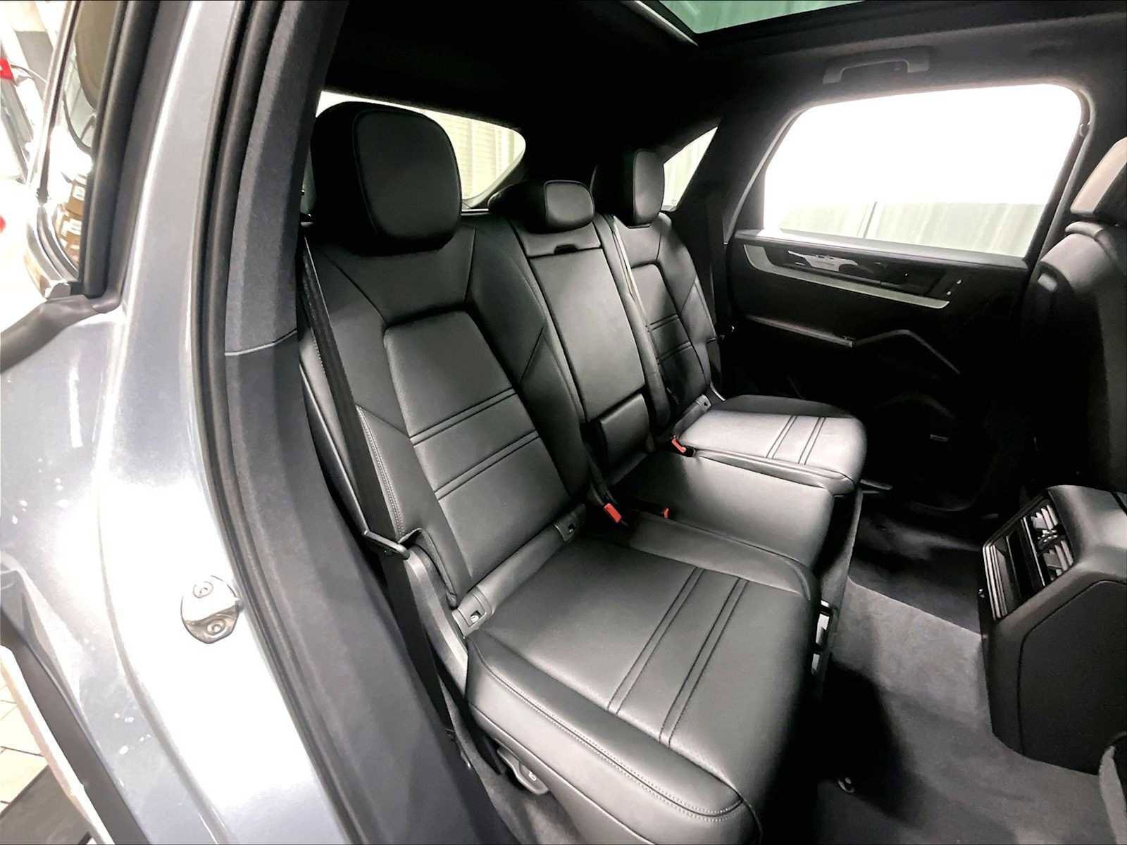 New 2026 Porsche Cayenne E-Hybrid image 30