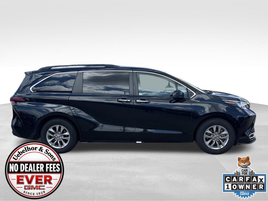 Used 2022 Toyota Sienna XLE w/ XLE Plus Package FWD image 5