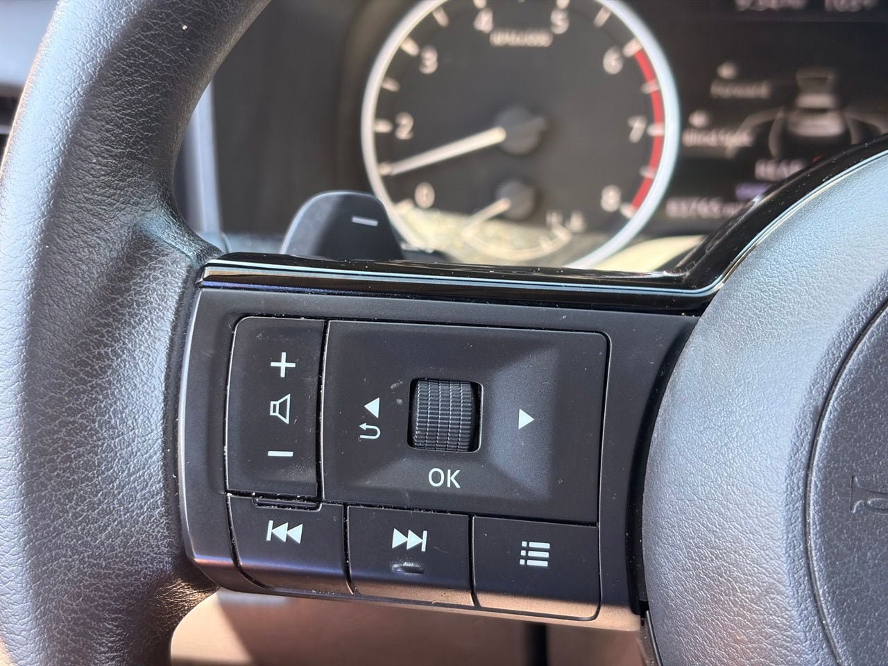 Used 2021 Nissan Rogue SV FWD image 25