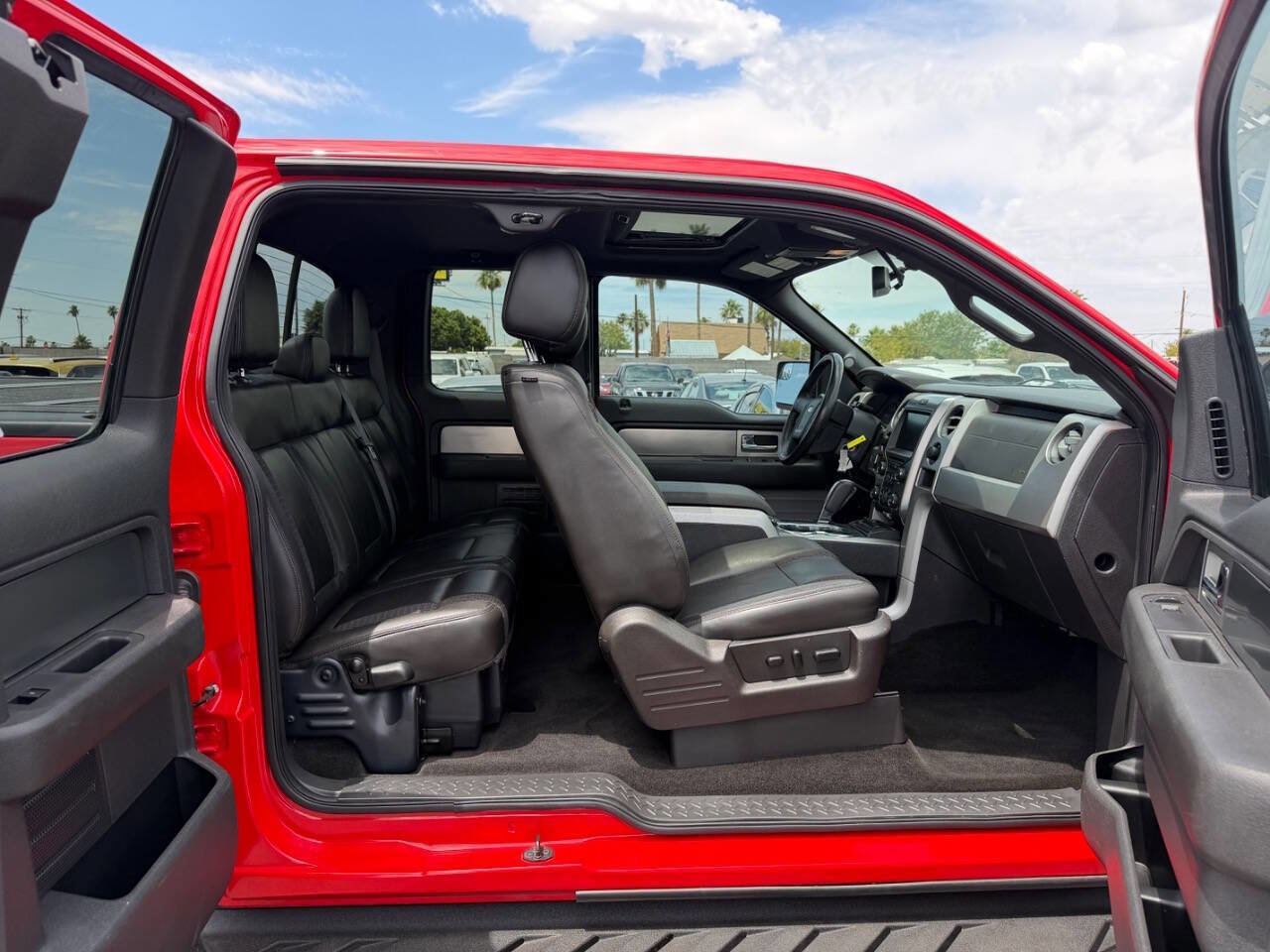 Used 2014 Ford F150 Raptor w/ Equipment Group 801A Luxury AWD/4WD image 27