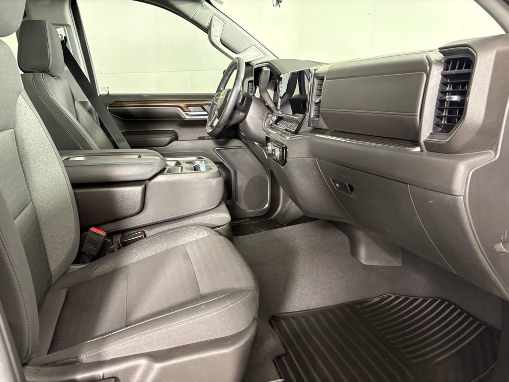 Used 2023 Chevrolet Silverado 1500 LT image 17