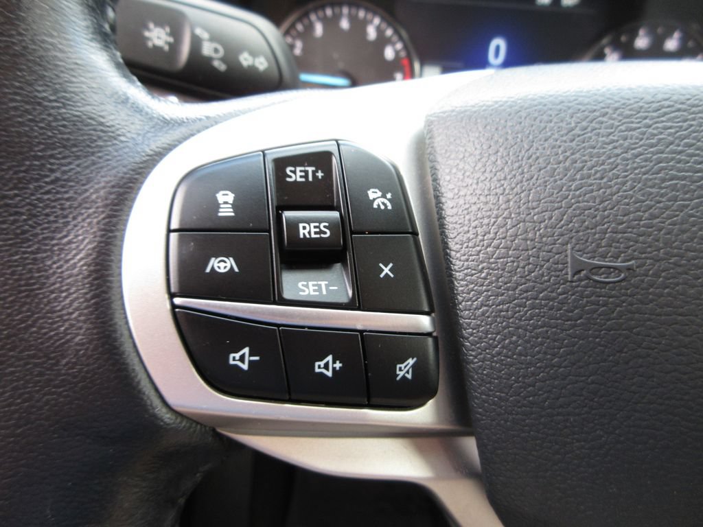 Certified 2023 Ford Explorer XLT w/ Equipment Group 202A AWD/4WD image 15