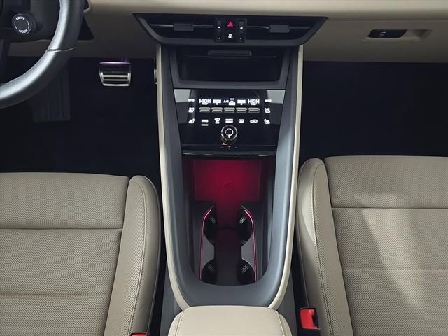 Certified 2024 Porsche Macan Turbo Electric image 22