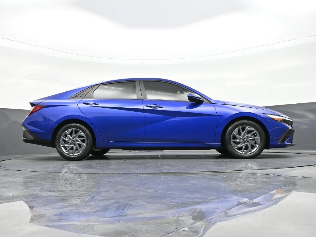 Used 2024 Hyundai Elantra SEL FWD image 34