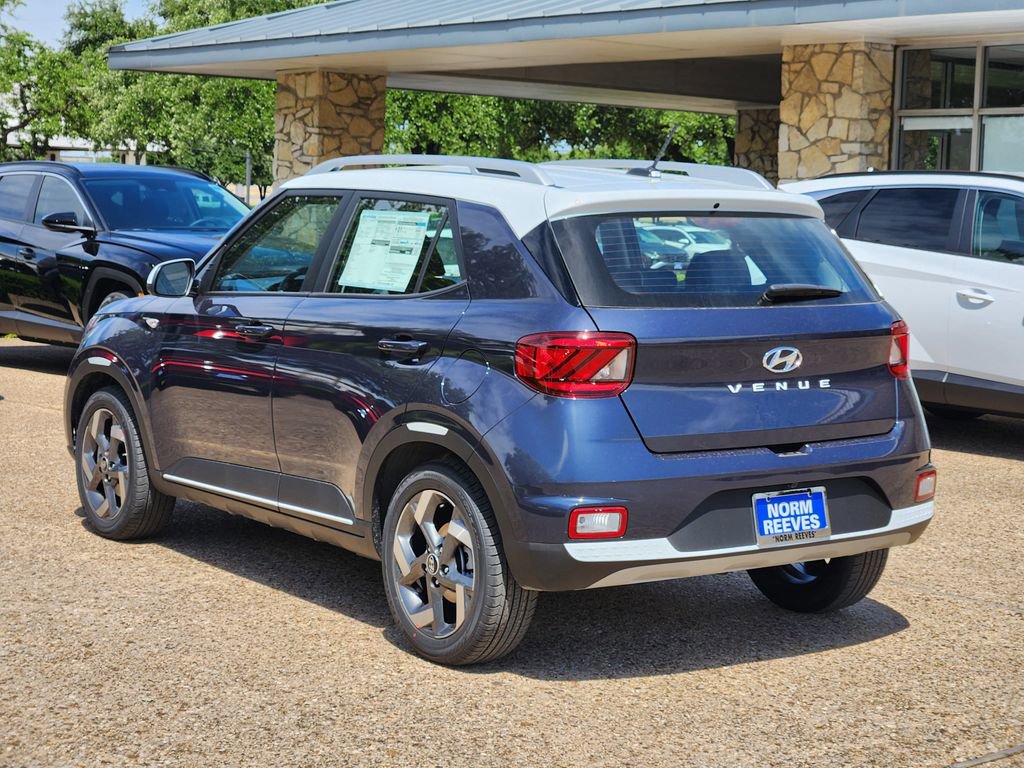 New 2026 Hyundai Venue SEL FWD image 4