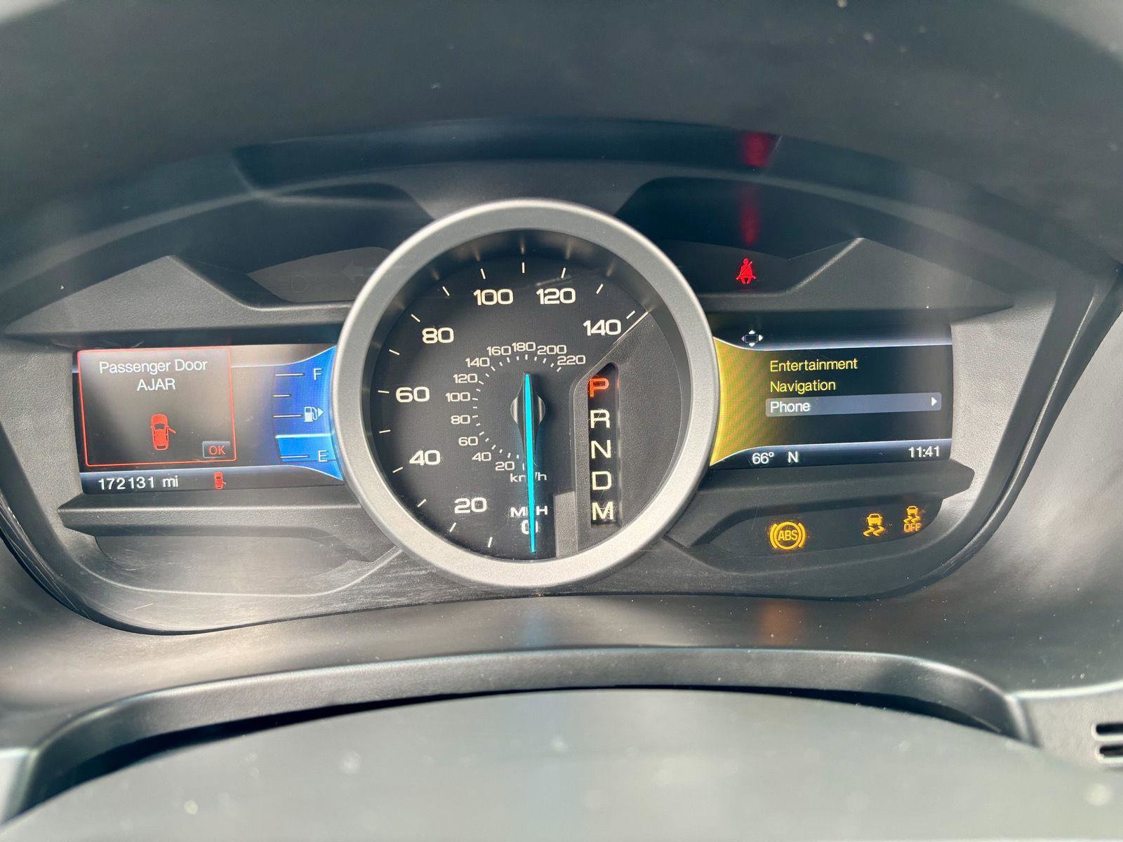 Used 2015 Ford Explorer XLT image 28